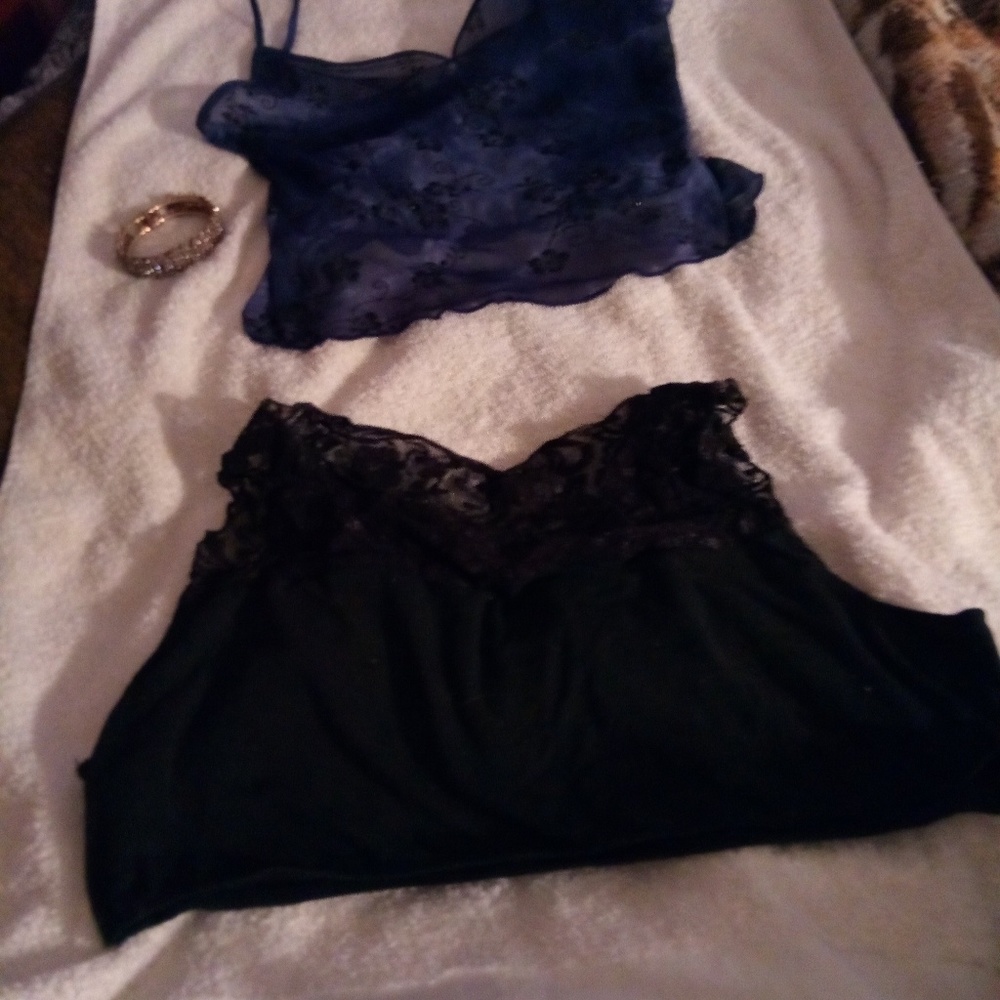 Intimate see-through top & cute crop top